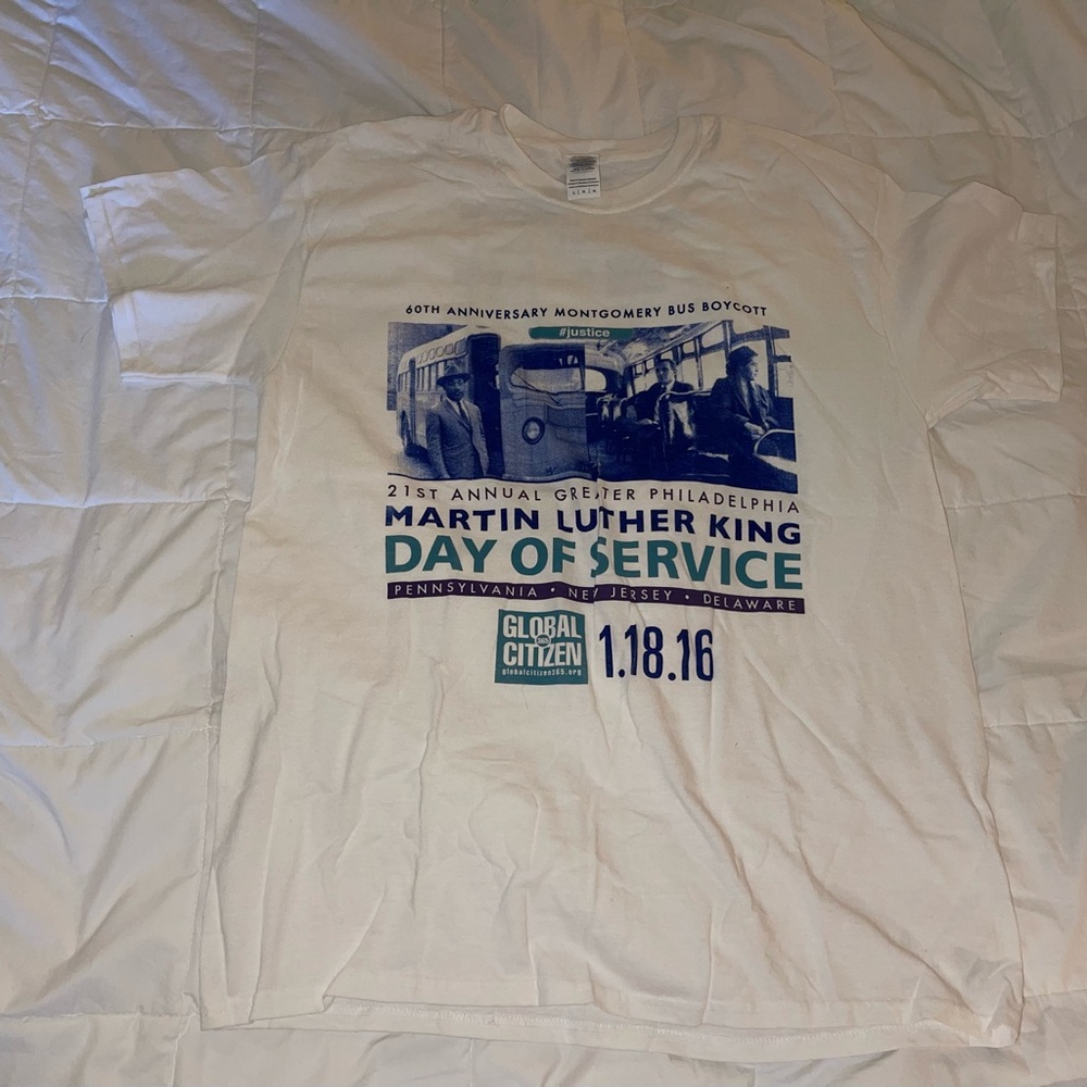 Martin Luther King Mlk Day Of Service T-Shirt Size Large